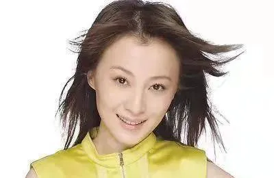 “可云”和导演老公仅相识六天就结婚？婚后有一女儿，现过成这样