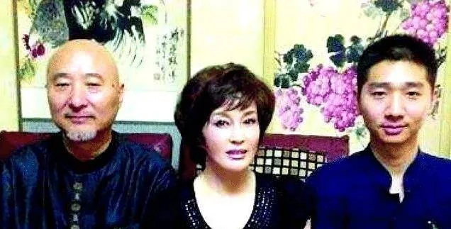 隐瞒这么多年，66岁陈佩斯与65岁刘晓庆关系曝光，网友：没想到