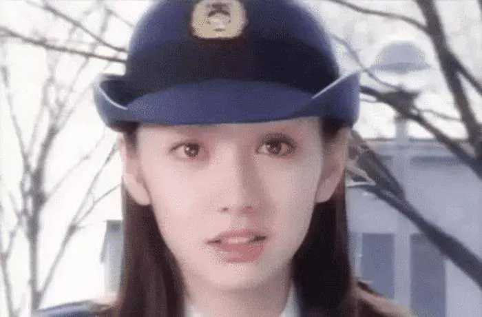 还记得《铁甲小宝》的女警花吗？43岁“美人依旧”，这才是真正的初恋