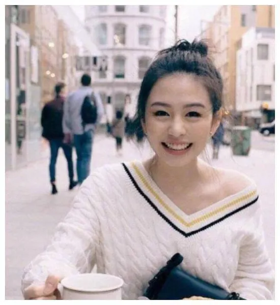 原以为邱淑贞女儿够漂亮，看到他女儿后，才懂何为颜值