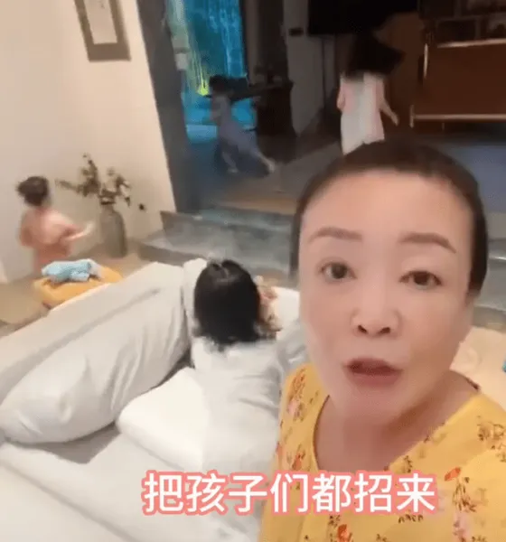 张兰期待孙子孙女回京，提前在家中布置玩具，大S能否兑现承诺？