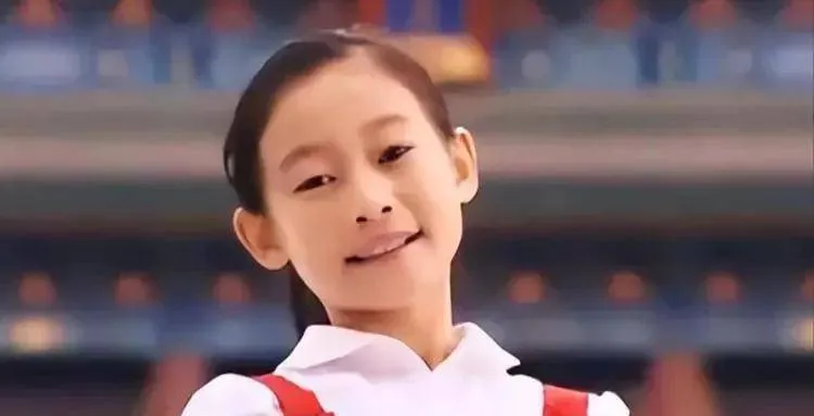 14年前被张艺谋选中，唱《北京欢迎你》首句的8岁女孩，如今怎样