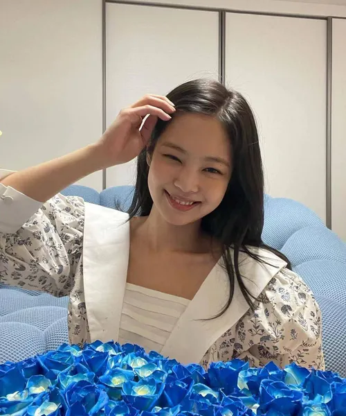 Jennie生日成员送祝福，从控评就能看出，内部竞争有多激烈