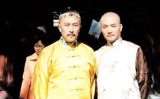 他在北京电影学院进修时，被选中演《雍正王朝》，演多戏一直没红