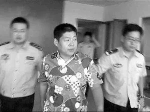 十年前李鹤彪拳打记者，一个小举动，影响到郭德纲和德云社的命运