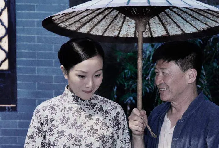 38岁的广州演员彭婷婷，戏里嫁给了鸡公福，现实中的她已婚多年