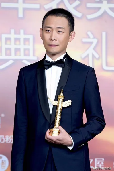 张译获第十八届华表奖“影帝”，成为第九位中国电影奖大满贯演员