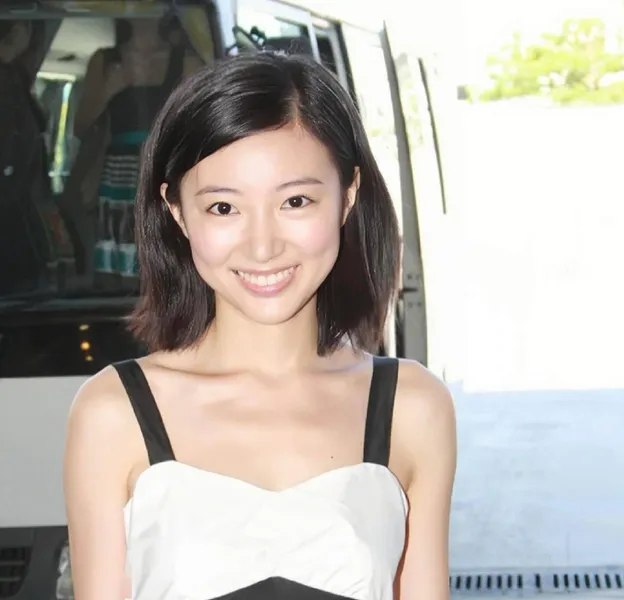 TVB前知名女星突然宣布复出，因桃色丑闻遭雪藏，两度改名转运