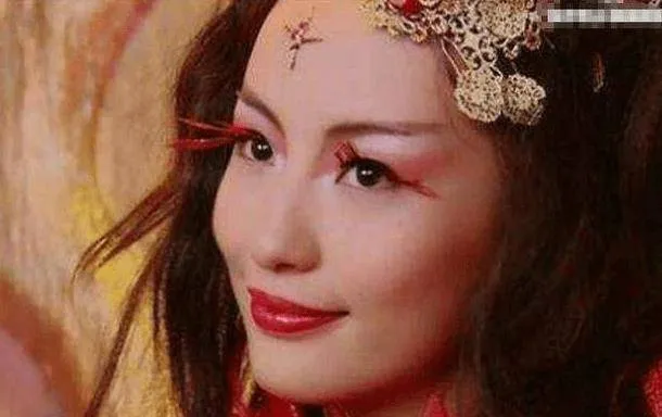 演“女鬼”出名的4位女星，王祖贤红了30年，而她是童年阴影