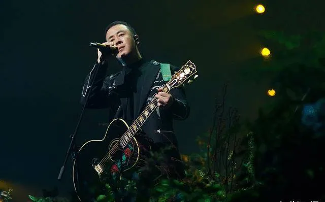 《闪光的乐队》杨丞琳演唱腾格尔天堂，杨坤唱功被网友称赞