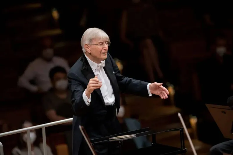 永远自由如仙人 | 96岁指挥家布隆斯泰特缔造的《勃拉姆斯：第三&四号交响曲》