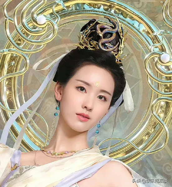 陈都灵独家解读《长月烬明》叶冰裳：不是白莲花，是有故事的女人