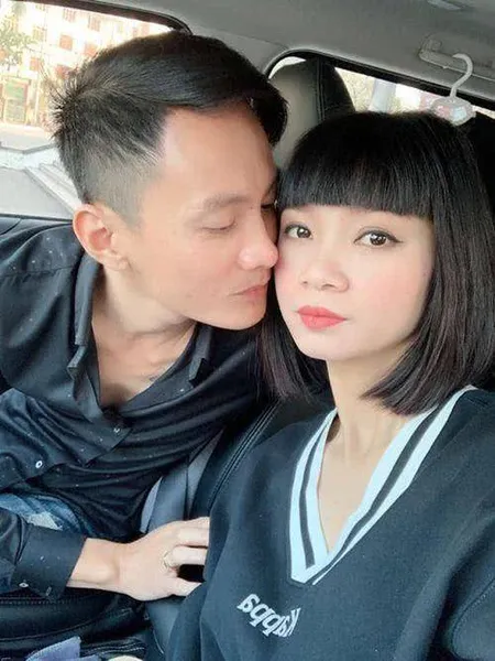 超模嫁相貌普通的丈夫不被众人看好，如今结婚19年甜蜜如初恋