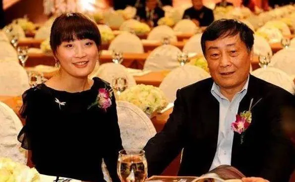 娃哈哈董事长女儿宗馥莉：身价千亿至今未婚，其父公开征婚！