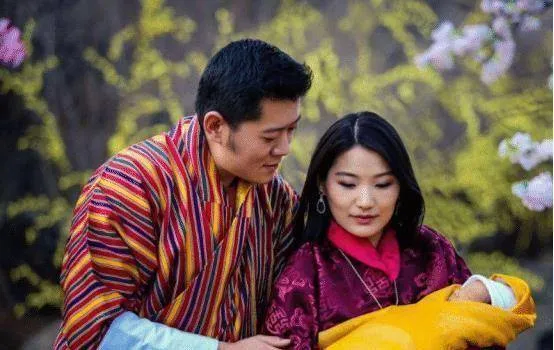 不丹国王娶了四个妻子而国王却独宠她，不丹王室颜值甩国外王室几条街