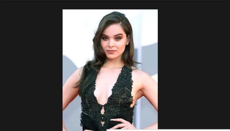 海莉·斯坦菲尔德 (Hailee Steinfeld) 有史以来最热门的红地毯造型