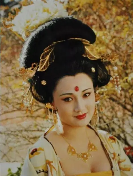 80年代第一美女，因太美差点被割掉鼻子，今56岁依然很美