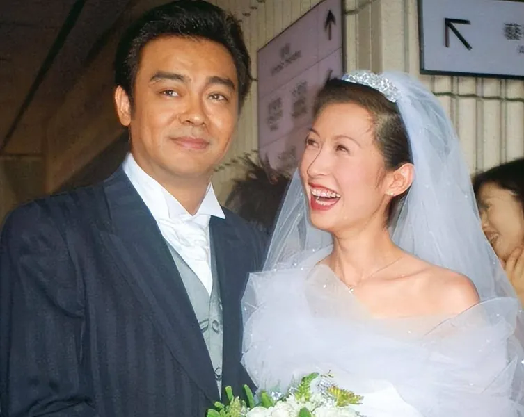 24年后再看刘青云：才明白他能娶到郭蔼明做老婆，到底多幸运