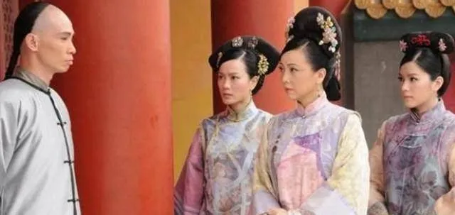 TVB《金枝欲孽2》中蔡少芬和邓萃雯的演技，让你选你更看好哪一个