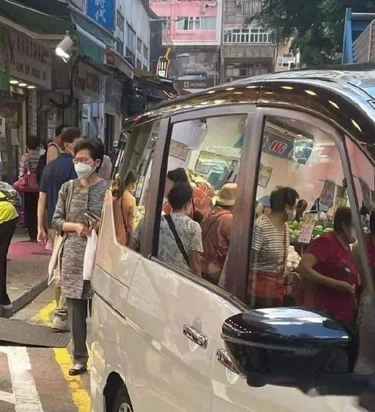 一位买菜的香港市民，竟让两地网民热议！
