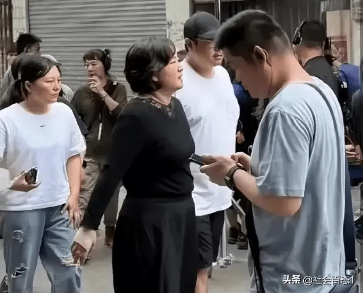 40岁贾玲暴瘦50斤，敲醒多少人：娱乐圈终究是瘦人的天下