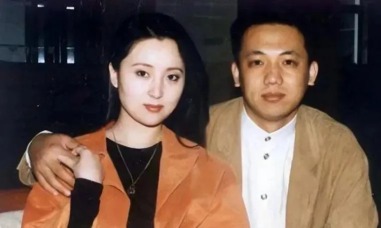 天上掉下个林妹妹，陈晓旭四十年人生，曾剃度出家，经历两次婚姻