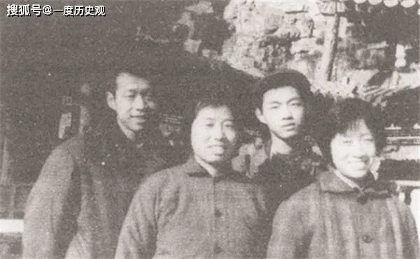 “教父”王小波死前煎熬又痛苦？他的弟弟更惨，43岁被黑人割颈
