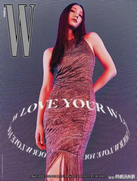 Krystal郑秀晶登《W》杂志封面，展现“画报匠人”的千面魅力 ​