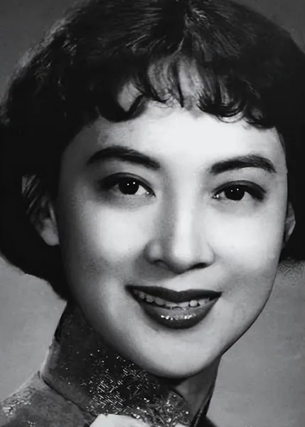 《小燕子》原唱，50年代最美演员，因扮少女惹争议，息影后成富豪